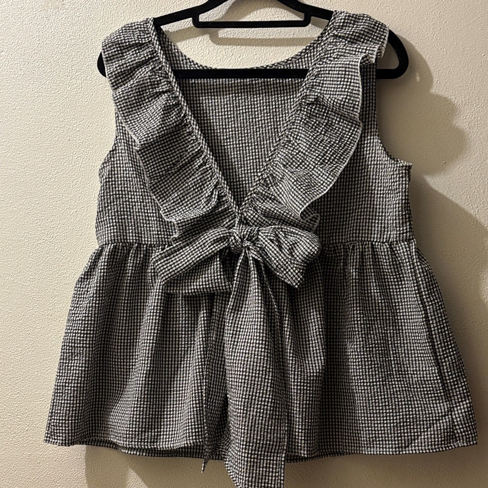 Gingham Ruffle Tie-Front Sleeveless Top - Black & White size small - Picture 2 of 9